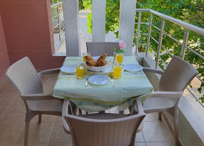 Blue Eyes סרנדה